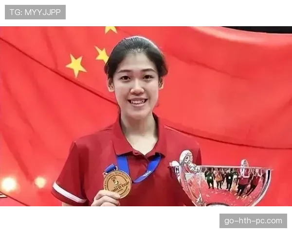 李盈莹训练完偷偷吃火锅被拍，这自律人设还稳吗？